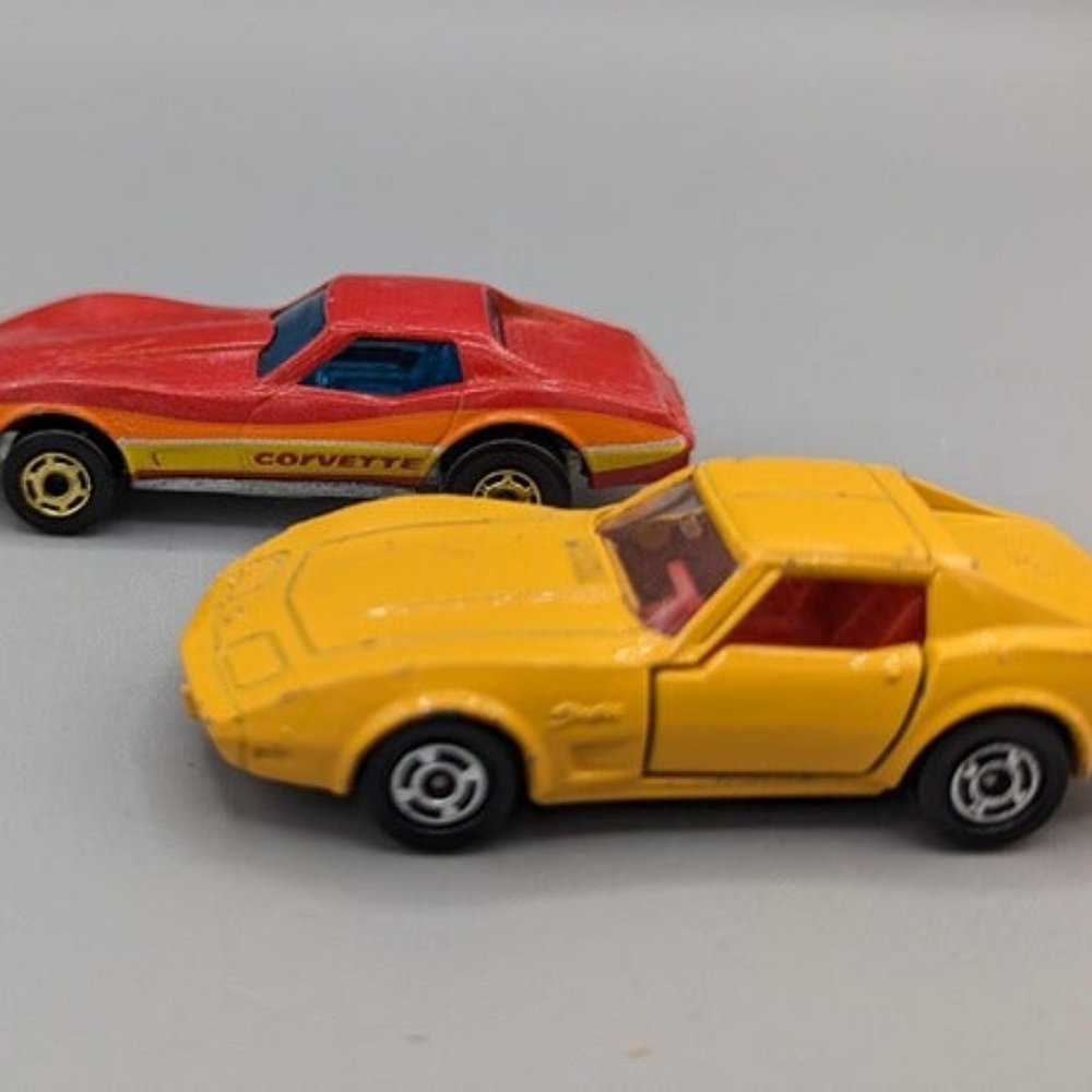 Hot Wheels Lot of 2 1970s Corvettes